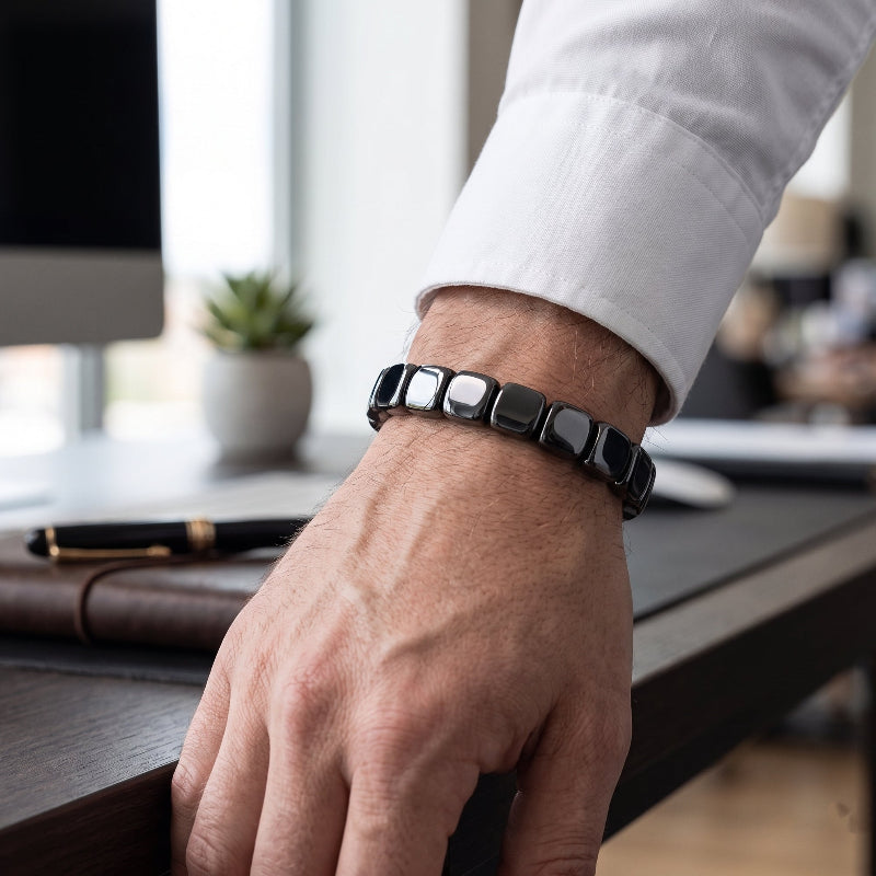 Bracelet Apaisora porté au bureau